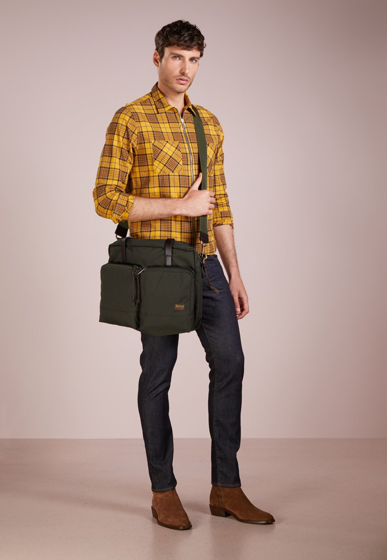 filson dryden bolsa
