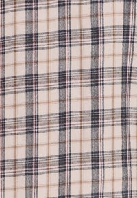 Heledat roosa kangas, millel on tartan-kiri tumesiniste, pruunide ja roosade joontega. Tekstuur on sile, ühtlaste ruudustike kaugustega.