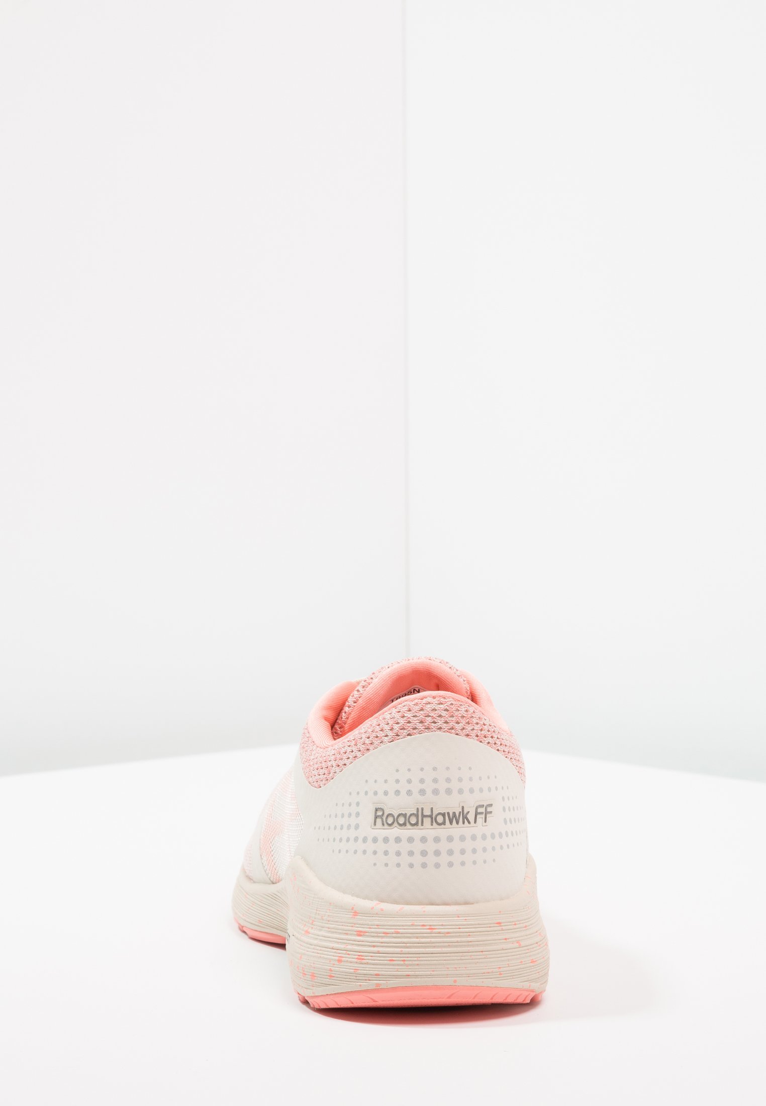 zalando asics roadhawk