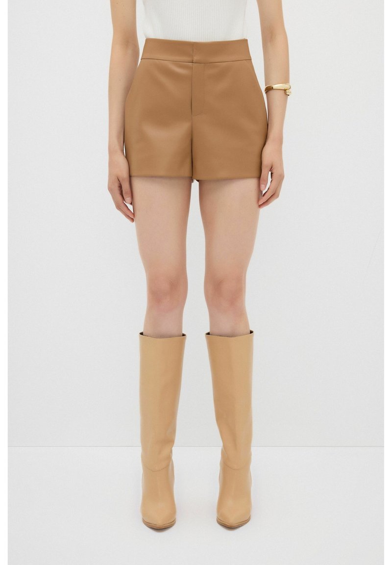 adL HIGS WAIST - Shorts - light camel