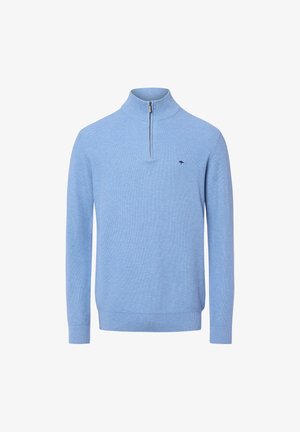 Hellblauem Zip-Kragen-Pullover aus strukturiertem Strickstoff, mit langen Ärmeln, gerippten Bündchen und Saum, sowie einem kleinen dunklen Logo auf der Brust.