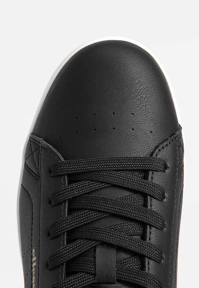 Sneaker low