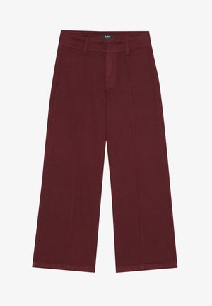 Bordeauxkleurige wijde broek met een gestructureerd ontwerp, voorzien van een rits aan de voorzijde, twee verticale naden en een omgevouwen tailleband. Glad katoenen textuur.