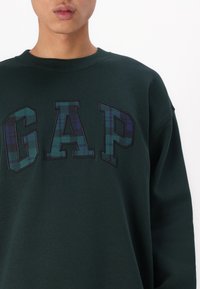 GAP HERITAGE LOGO CREW - Sweatshirt - green
