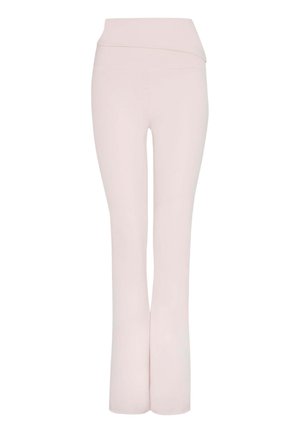 Pantaloni a palazzo rosa chiaro con un ampio elastico in vita e una texture liscia. Presentano un design pulito e snello senza decorazioni aggiuntive.