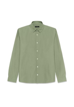 Jasnozielona koszula na długi rękaw z guzikami, z ostrym kołnierzykiem i mankietami, rozłożona na płasko na białym tle.