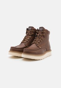 Jack & Jones JFWARCHWAY BOOT - Stivaletti stringati - cognac