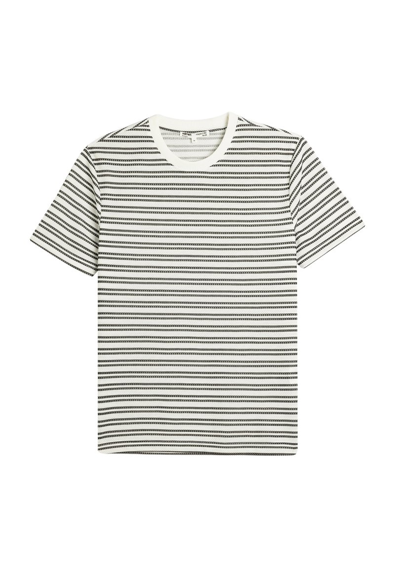 Sort-hvid stribet t-shirt med korte ærmer, ribbet crew-halsudskæring og en glat stofstruktur. Vandrette striber jævnt fordelt.