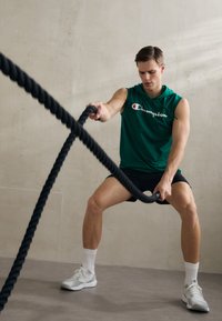 Champion ICONS HOODED SLEEVELESS - Top - dark green