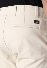 Thumbnail Image 7