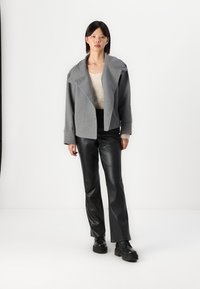 Gina Tricot SHORT JACKET - Casaco leve - grey melange