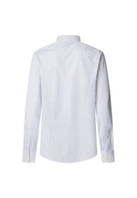 Camicia bianca a maniche lunghe con strisce blu verticali, polsini con bottoni e colletto classico. Realizzata in misto cotone, dalla texture liscia.