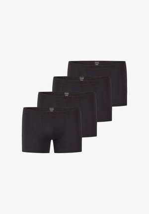 Quattro boxer neri disposti in una fila sfalsata, ciascuno con un'etichetta visibile sulla cintura, su uno sfondo bianco semplice.