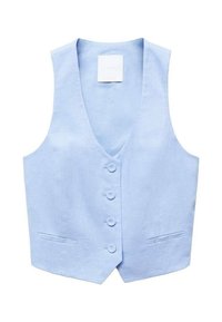 Gilet di lino azzurro chiaro con scollo a V, cinque bottoni frontali e due tasche laterali. Tessuto morbido e design su misura.