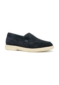 Scarpe slip-on in suede blu con suola in gomma color crema, dotate di dettagli cuciti e design a punta arrotondata.
