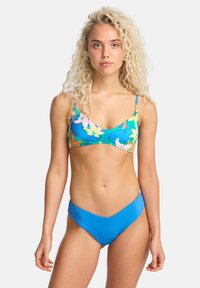 Unselected, true blue