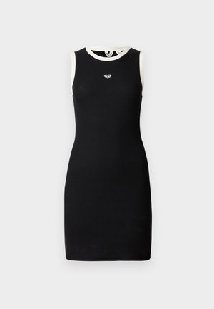 Μαύρο ριμπ φόρεμα χωρίς μανίκια με λευκή επένδυση στο ντεκολτέ και τις μασχάλες, με μικρό λευκό λογότυπο στο κέντρο του στήθους.