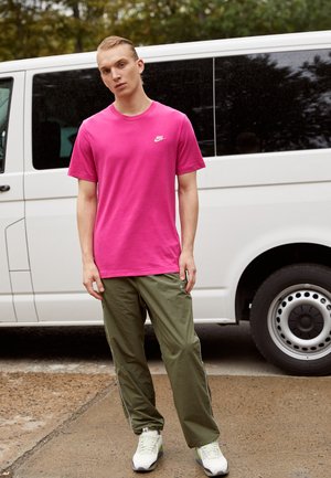 CLUB TEE - T-shirt basic - active pink