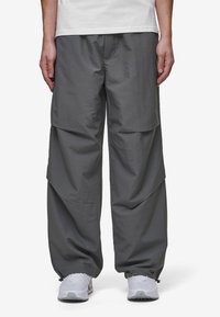 Pegador ARDEN PARACHUTE PANTS - Nadrágok - anthracite/black