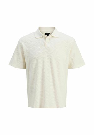 Polo à manches courtes en crème avec un motif en losanges texturé, comprenant un col classique et une patte de boutonnage à trois boutons.