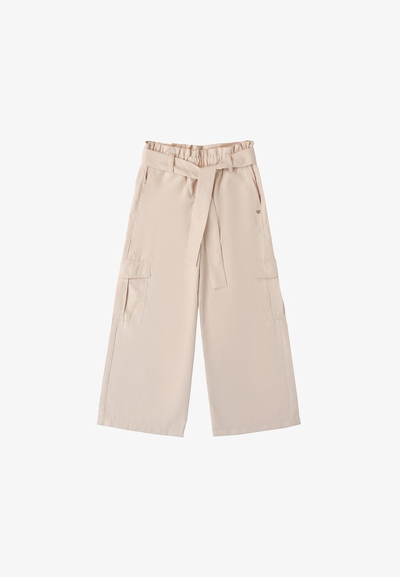 Beżowe spodnie cargo o szerokich nogawkach z elastycznym pasem, sznurkiem i dwiema bocznymi kieszeniami. Gładka tekstura i luźny krój.