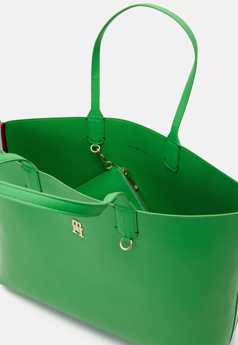 majs gallon Psykiatri Tommy Hilfiger ICONIC TOMMY TOTE - Tote bag - galvanic green/green -  Zalando.de