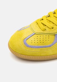 ALOHAS UNISEX - Sneaker low - acid green