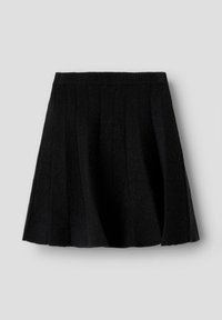 Czarna plisowana spódnica z żebrowanym pasem. Wykonana z miękkiego materiału, charakteryzuje się klasycznym rozkloszowanym krojem i gładką fakturą.