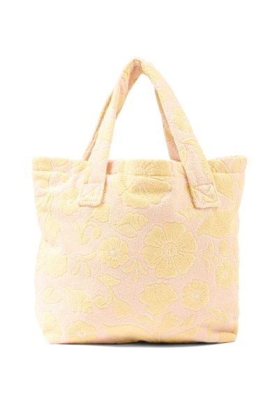 Borsa morbida rosa con motivo floreale giallo pallido testurizzato e due manici corti imbottiti.