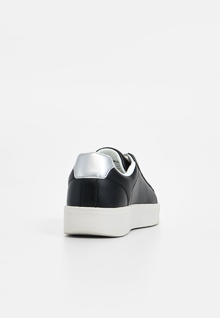 Sneaker low