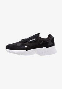 Niewybrane, core black/footwear white
