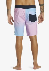 Quiksilver Plavecké šortky - prisim pink