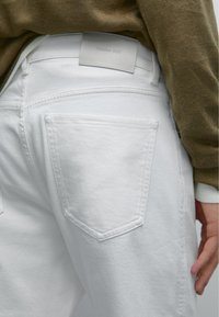 Massimo Dutti SLIM FIT - Jeans slim fit - white