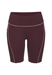 Shorts sportivi a vita alta di colore bordeaux con piping bianco lungo i lati e la vita, progettati per una vestibilità aderente.