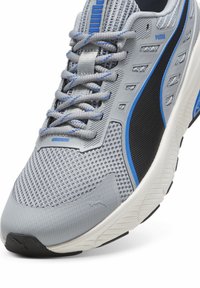 Puma CELL GLARE UNISEX - Avalynė treniruotėms - cool mid gray team royal black