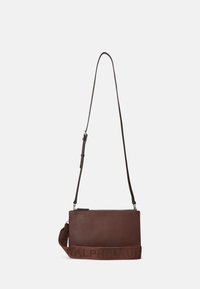 No seleccionado, dark mahogany