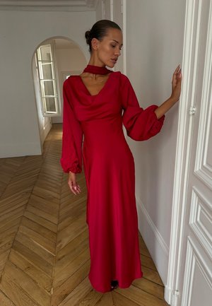 Never Fully Dressed, QUINN  - Дълга рокля - red