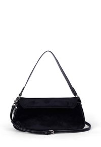 Borsa a tracolla in suede nero con una lunga tracolla regolabile, texture liscia e delicati punti bianchi lungo i bordi. Design classico e forma arrotondata.
