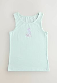 Helles blaues Tanktop aus glattem Baumwollstoff, mit einer gedruckten Illustration und dem Text eines Charakters auf der Vorderseite. Runder Halsausschnitt, ärmelloses Design.