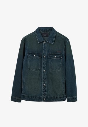 Dunkelblaue Jeansjacke mit kragenförmigem Ausschnitt, zwei Brusttaschen mit Druckknöpfen und markanter Farbverlaufsgestaltung.