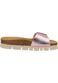 Roze metalen slip-on sandaal met een brede band, voorzien van een gespdetail. Kurken voetbed en een gestructureerde witte rubberen zool met uitsparingen.
