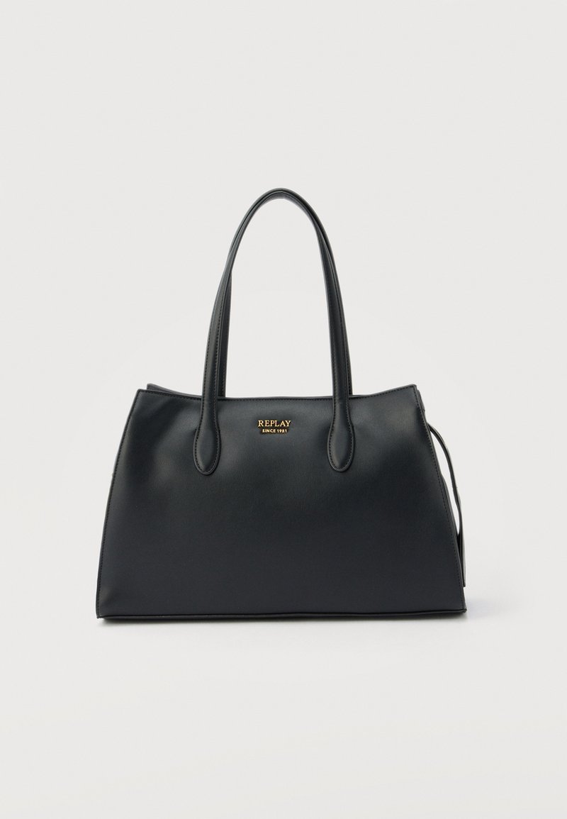 Μαύρη δερμάτινη τσάντα ώμου με δύο λαβές και χρυσό λογότυπο "REPLAY since 1981" στο κέντρο του μπροστινού μέρους.