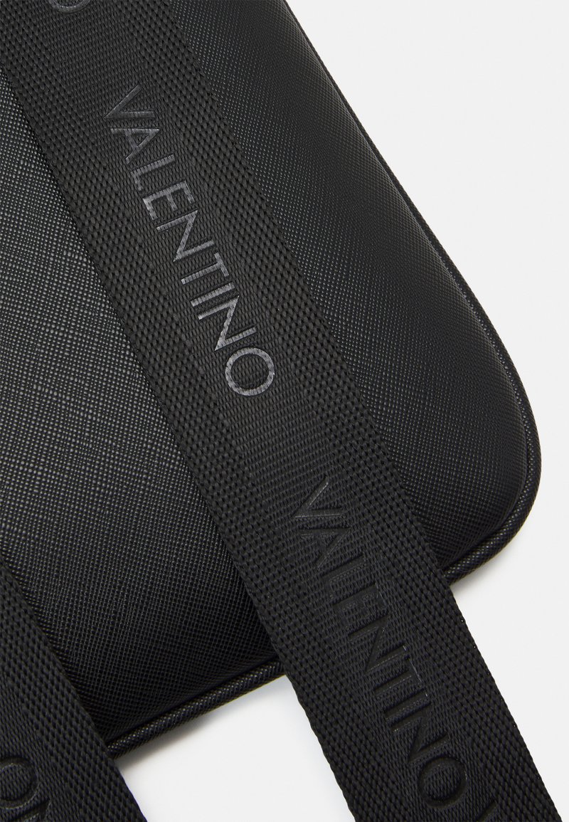 Herren Umhängetaschen | Valentino Bags MARNIER Umhängetasche nero/schwarz - AD34840 Herren Umhängetaschen | Valentino Bags MARNIER Umhängetasche nero/schwarz - AD34840