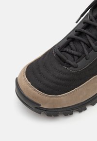 Timberland MT. MADDSEN - Snörstövletter - black/medium grey