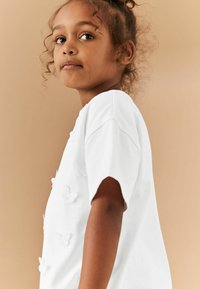 Next REGULAR FIT - Triko s potiskem - white
