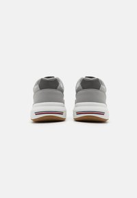 Tommy Hilfiger FASTON MIX  - Joggesko - antique silver