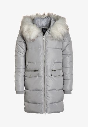 Szara ocieplana kurtka z kapturem wykończonym sztucznym futrem, zamkiem błyskawicznym oraz dwoma przednimi kieszeniami na zamek. Gładka faktura i średnia długość.