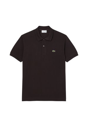 Zwart poloshirt met korte mouwen, kraag, knoopsluiting met twee knopen, en een klein groen krokodillenlogo op de linkerborst.