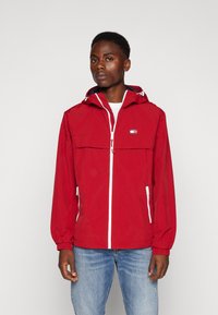 Tommy Jeans CHICAGO  - Vindjacka - magma red