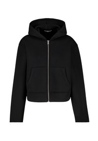 Černá krátká mikina s kapucí z měkké látky, vybavená předním zipem, dvěma bočními kapsami a stahovací kapucí. Hladký povrch bez vzorů.